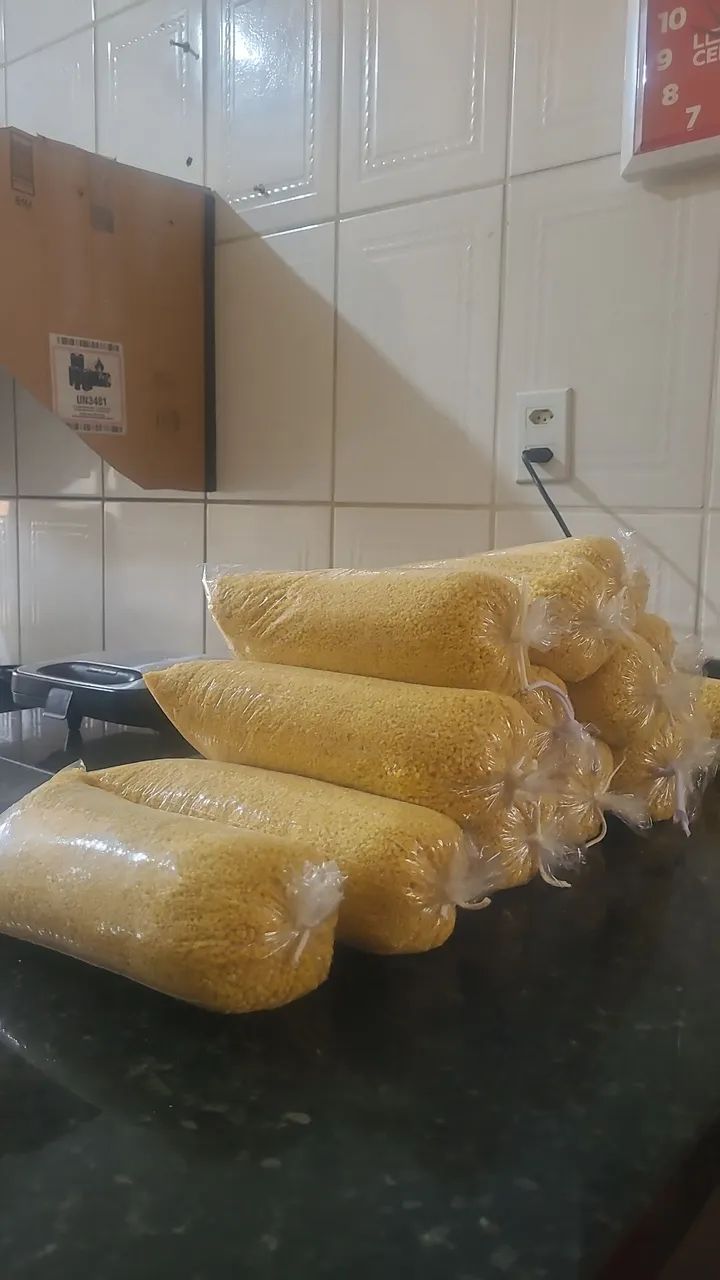 Vende - se farinha 