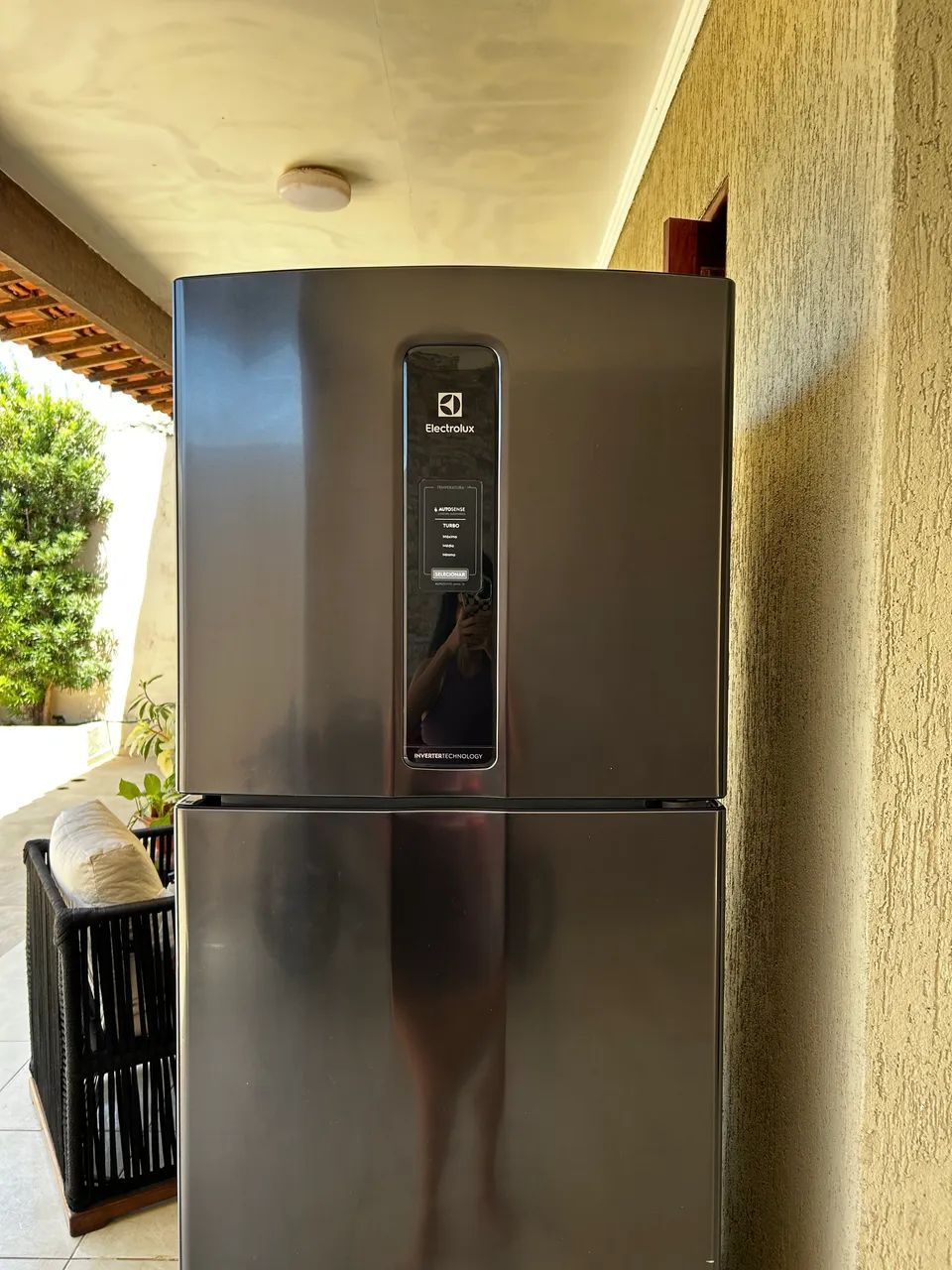 Vende-se Geladeira Electrolux Frost Free Inverter 390L Duplex Black Inox
