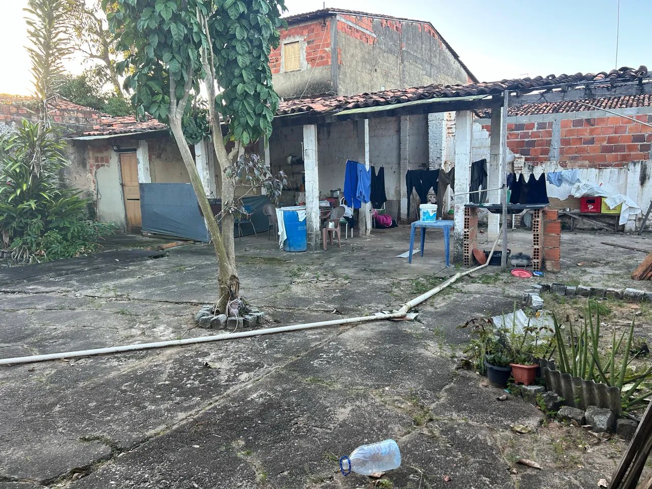 Vendo casa com galpão ao lado . - Foto 4