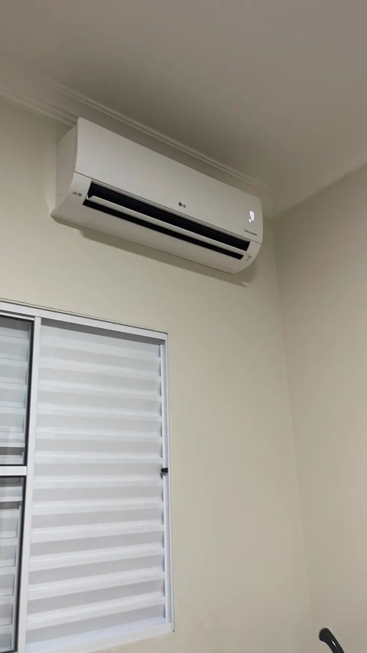 AR CONDICIONADO SPLIT LG VOICE DUAL INVERTER 18000 BTUS FRIO 220V