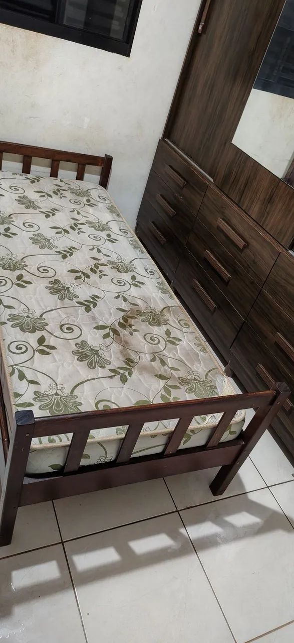 Cama madeira maciça com colchão  - Foto 2