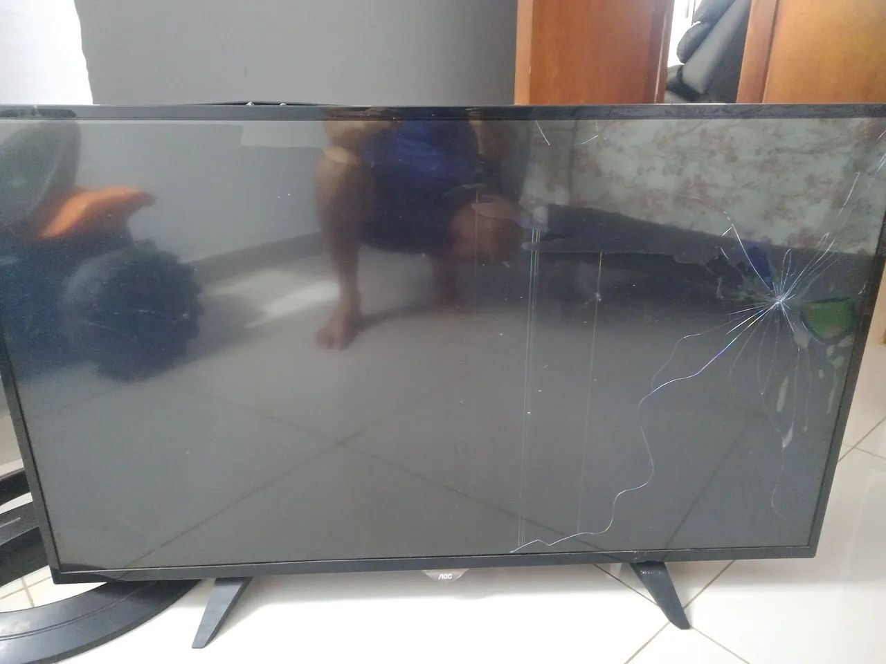 TV oac 43 tela quebrada 
