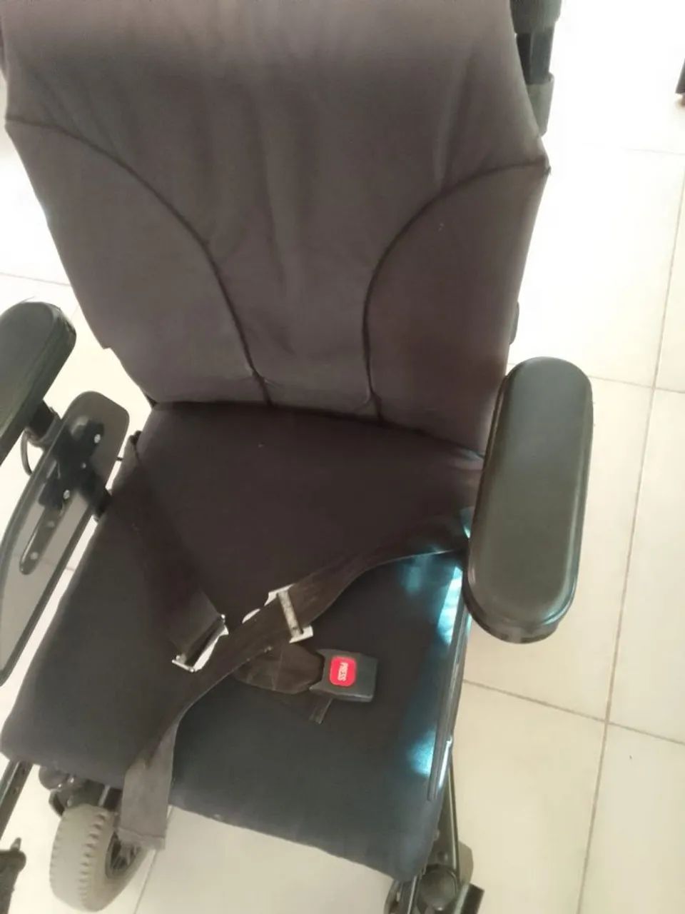 Cadeira de Rodas Motorizada - Foto 3