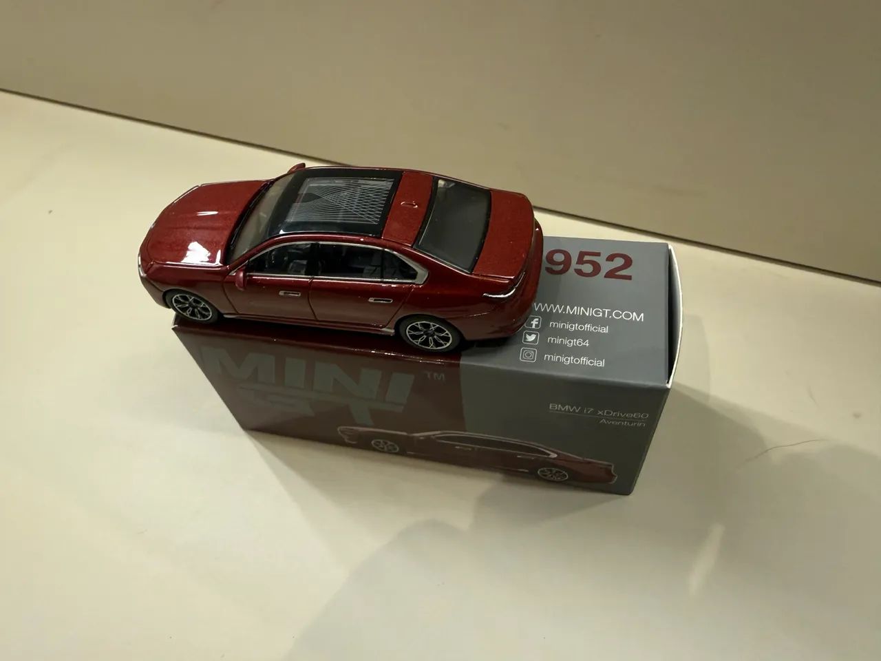 Miniatura Mini Gt BMW 1/64 Dupla - Hobbies e coleções - Albino