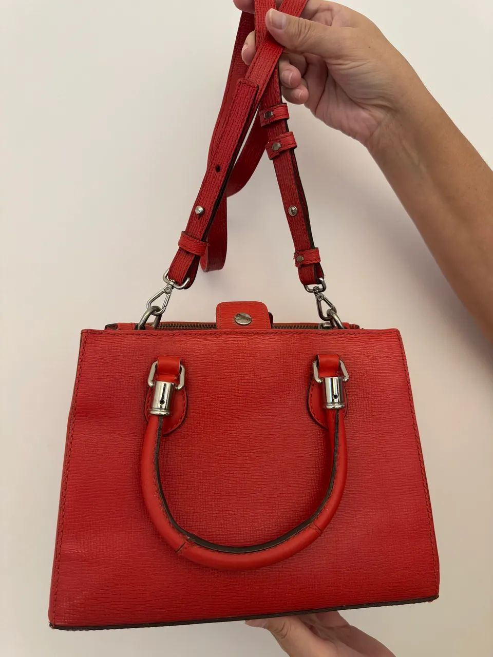 Bolsa SHUTZ vermelha de couro original  - Foto 2