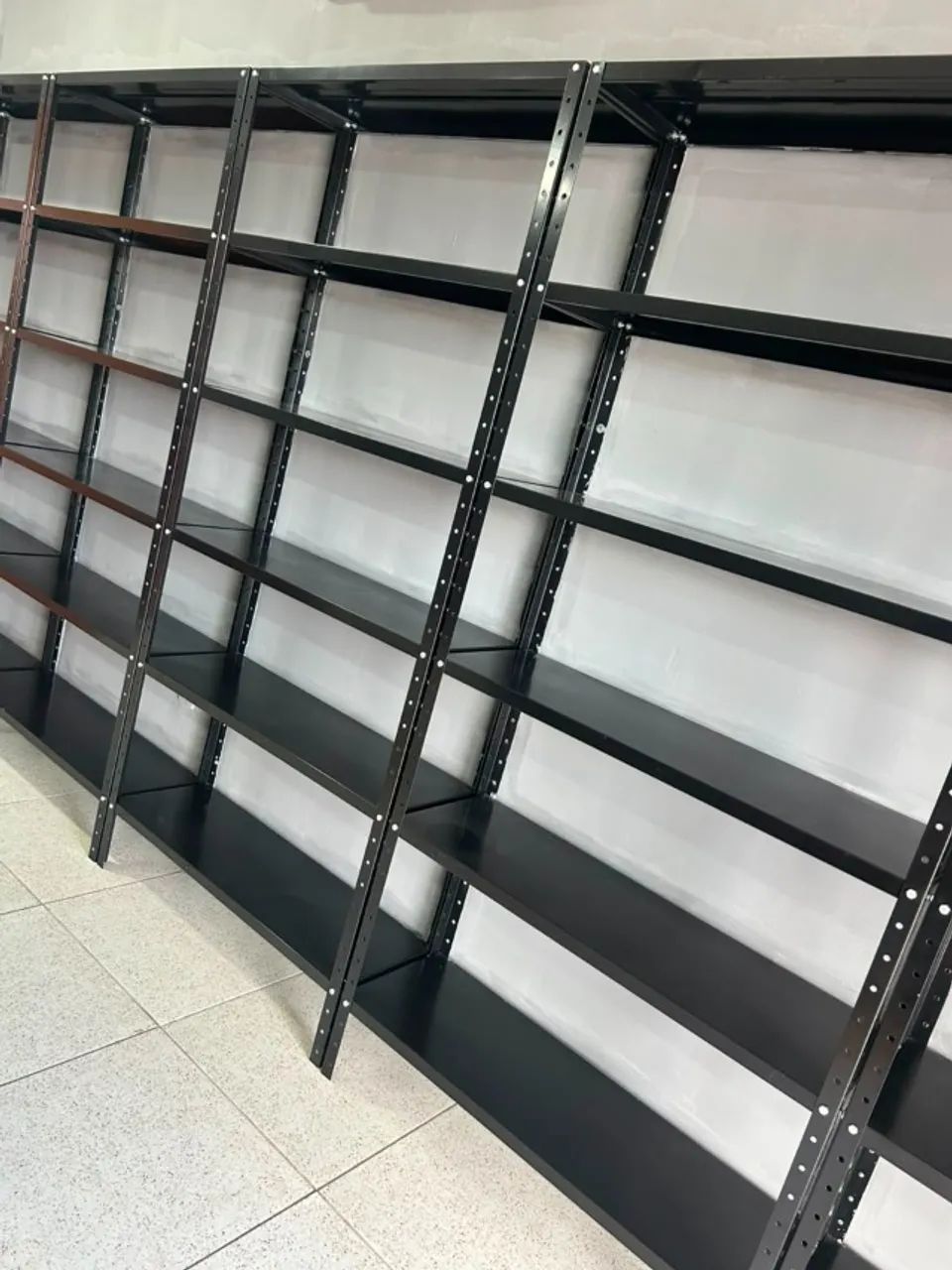 ARMÁRIOS / GÔNDOLAS EM FERRO GALVANIZADO - PRETO - Foto 4