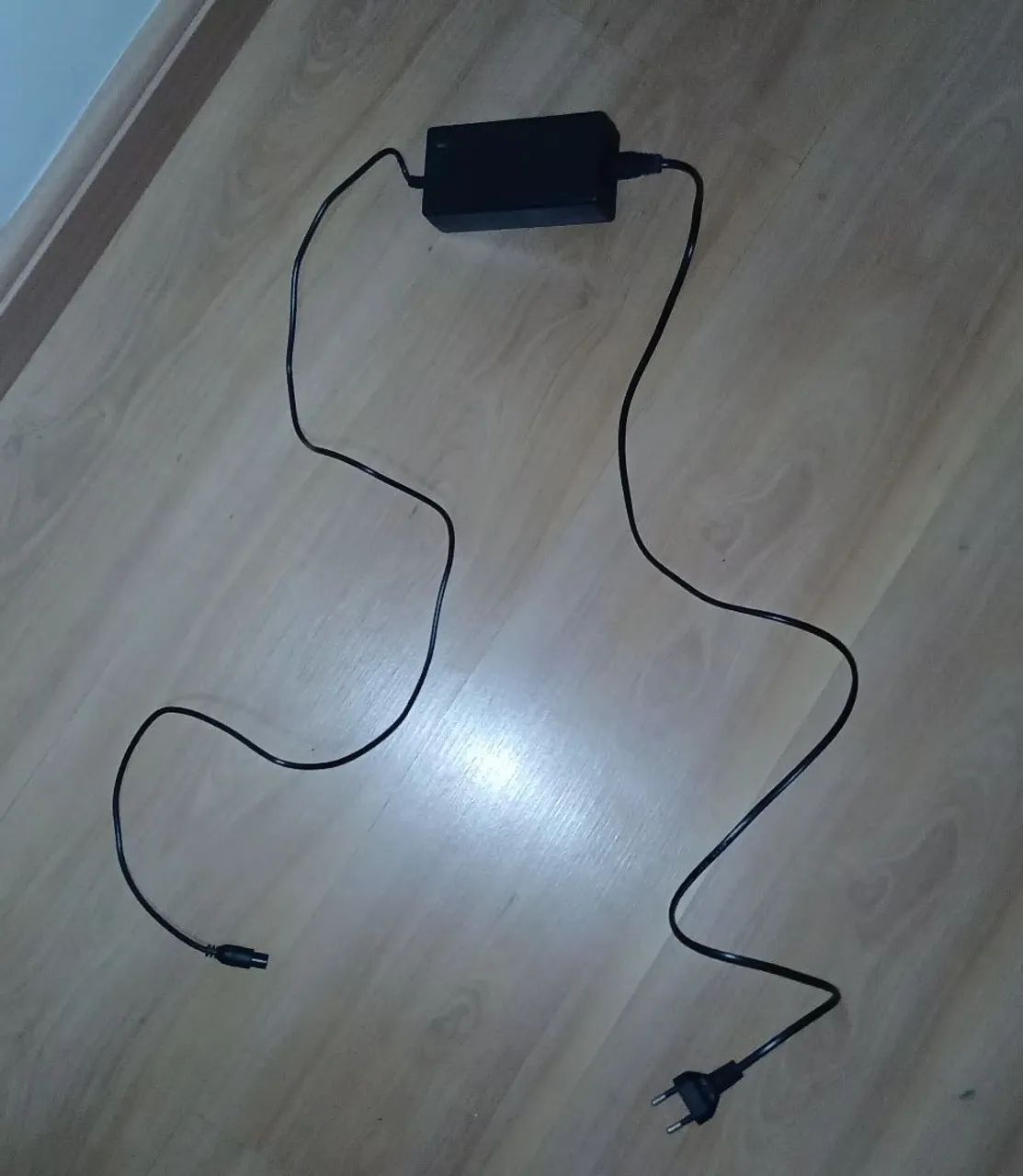 Hoverboard 10 polegadas SemiNovo com controle e carregador  - Foto 5