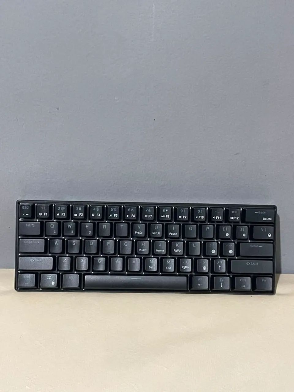 Teclado 60% Royal Kludge RK61. - Foto 2
