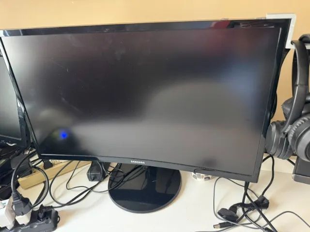 Monitor Gamer Curvo 24 polegadas Samsung Cor Preto - Foto 2