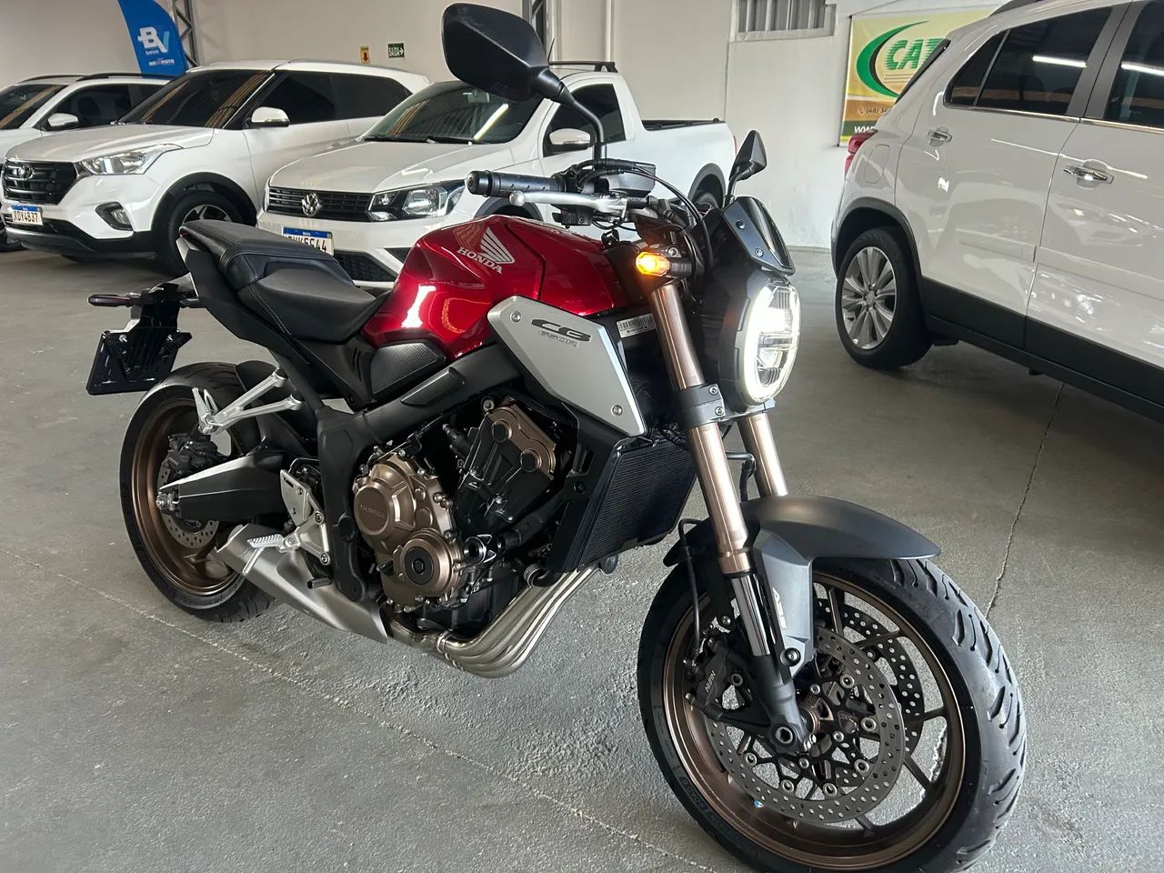 CB 650R ABS 2022 c/ 12.000 km  - Foto 4