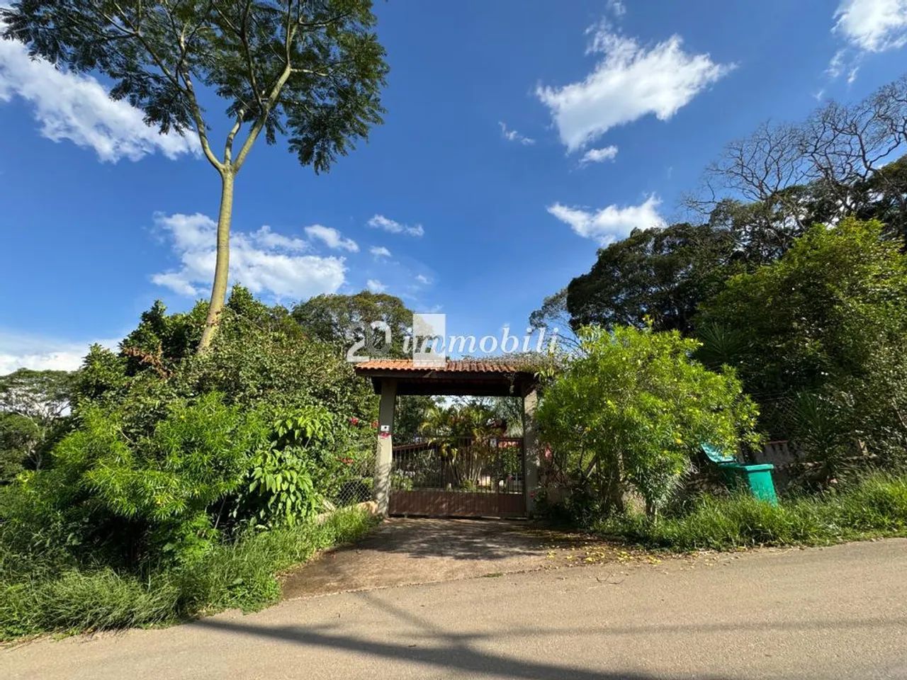 Chácara à venda em Cotia, Jardim Santana, com 3 quartos, com 24200 m² - Foto 2