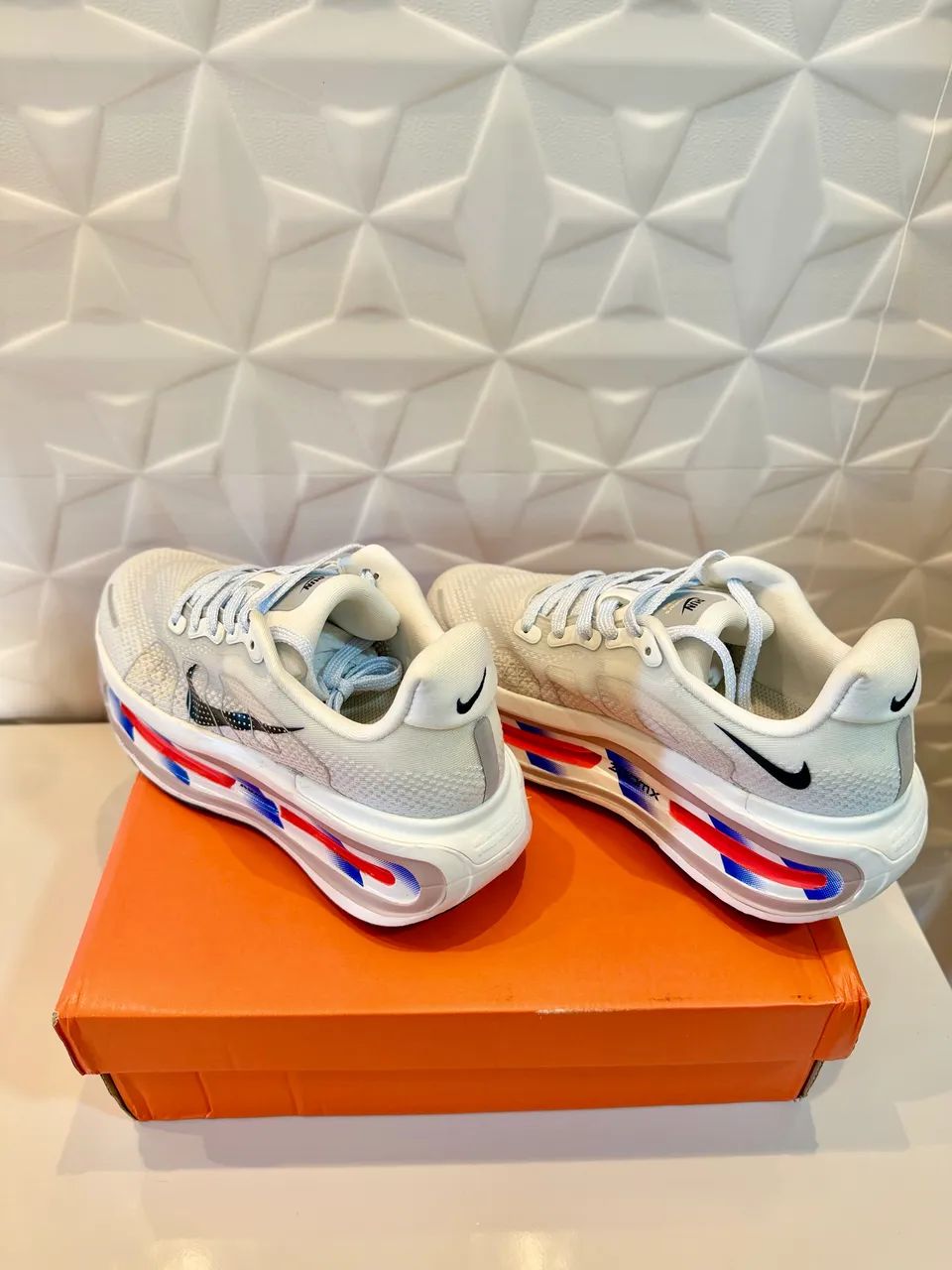 Nike Vomero Premium - Tamanho 37 e 41 - Foto 4