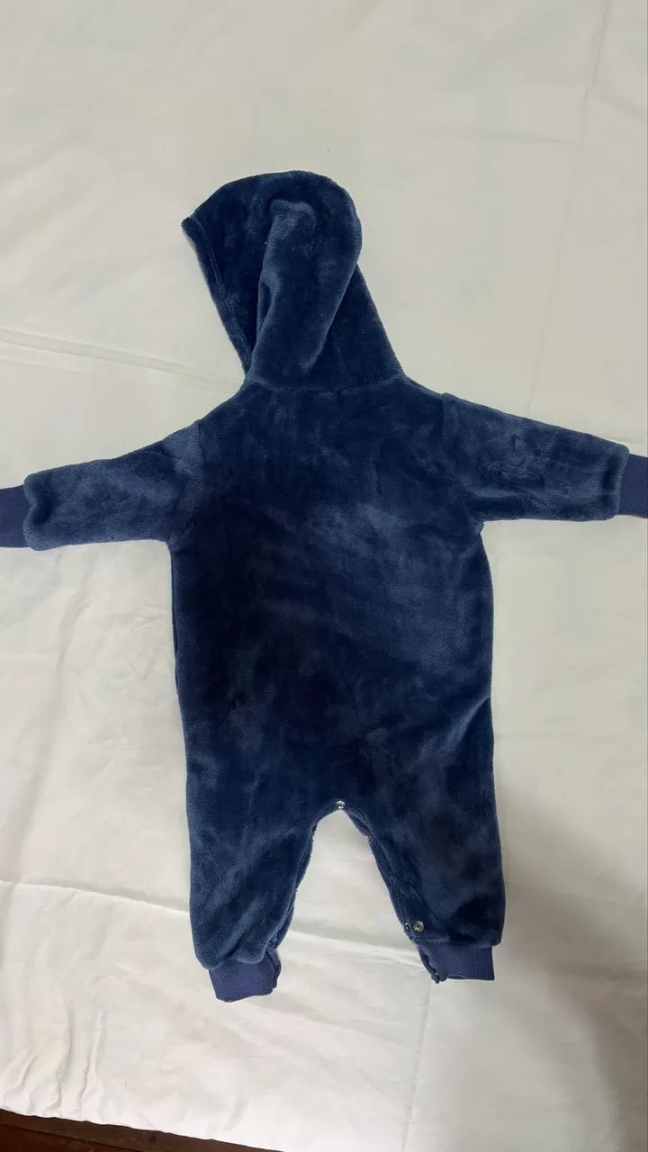 macacão peludo azul  - Foto 2