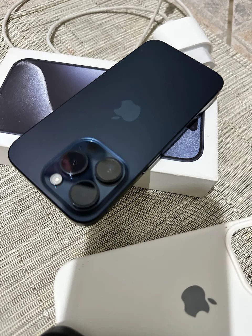 iPhone 15Pro 256Gb Azul Titanium - Celulares e Smartphones