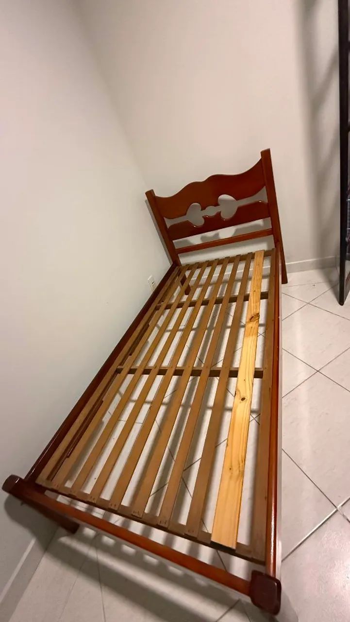 Cama de Solteiro em Madeira - Ótimo Estado - Foto 3