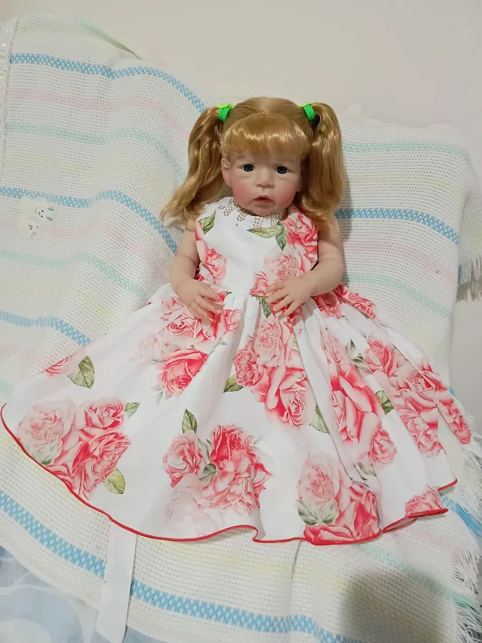 Bebê reborn 60 cm importada kit Sandie 