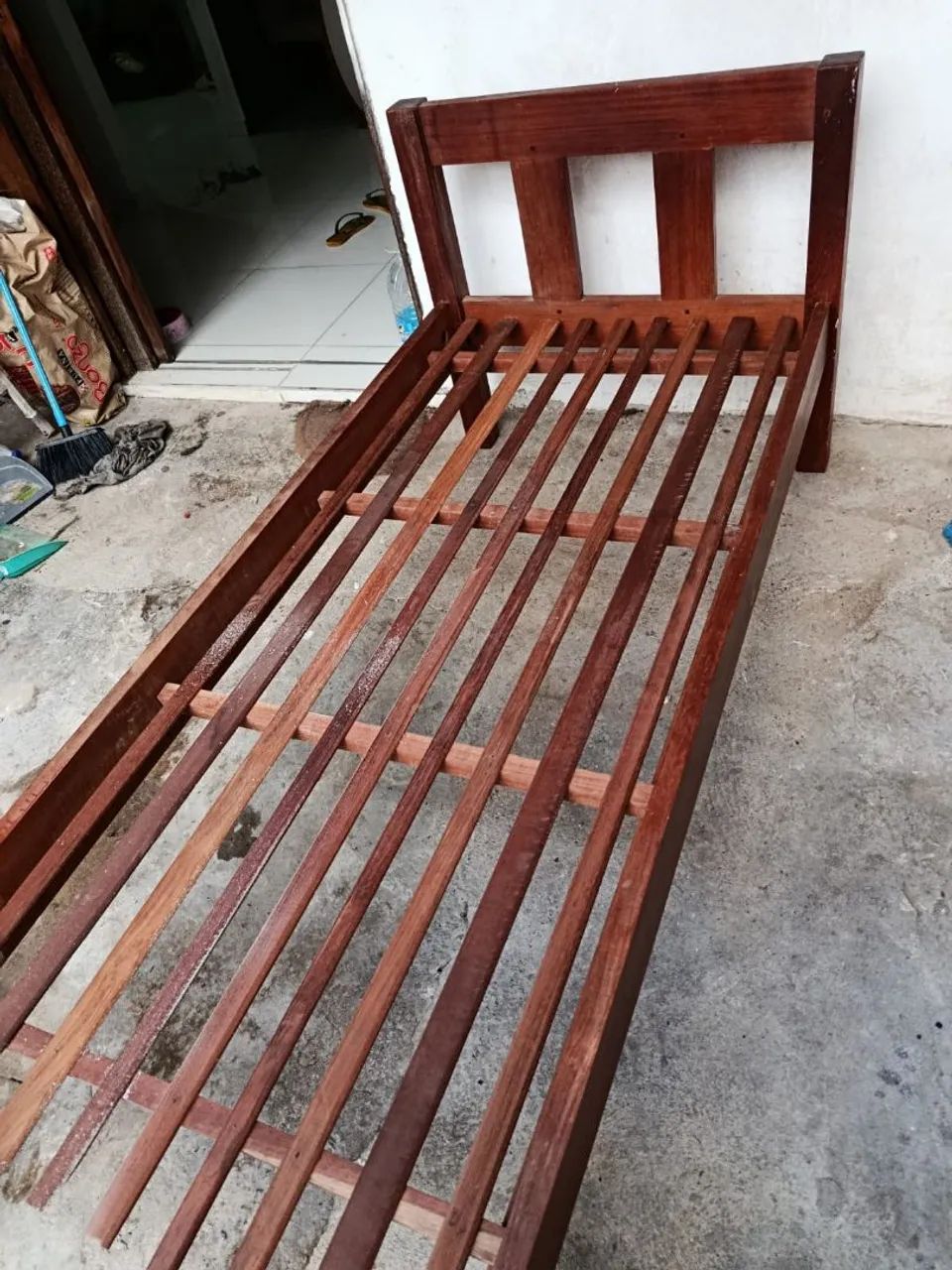 Vendo uma cama de solteiro  - Foto 3
