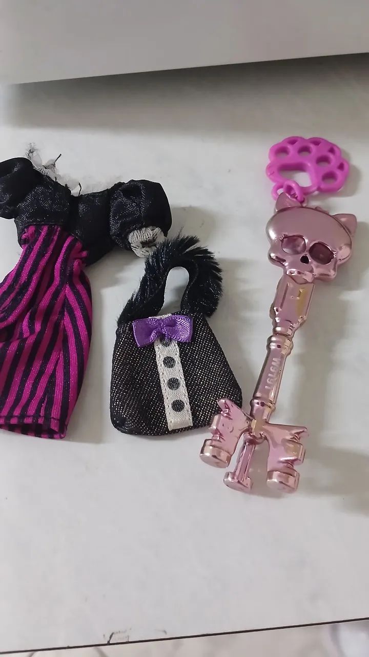 Boneca monster high com elástico preto  - Foto 3