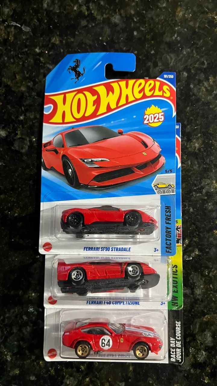 Trio Hot Wheels Ferrari 2025 Lacrados - F40, 365 GTB4 Competizione