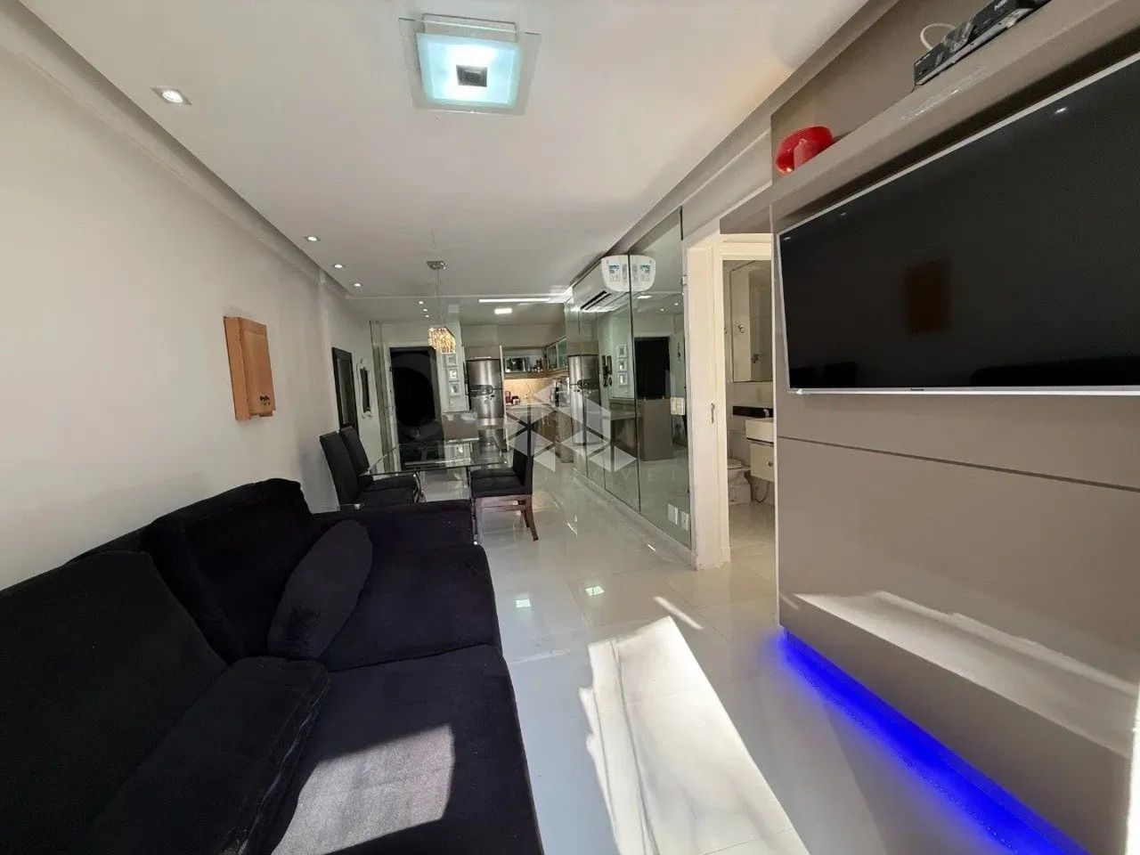 APARTAMENTO COM 3 QUARTOS SENDO 1 SUÍTE 2 VAGAS DE GARAGEM NO CENTRO DE FLORIANÓPOLIS - Foto 3