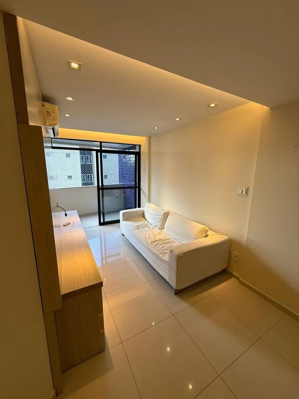 ALUGO APARTAMENTO SEMI MOBILIADO - EDIFICIO PONTA NEGRA RENASCENÇA