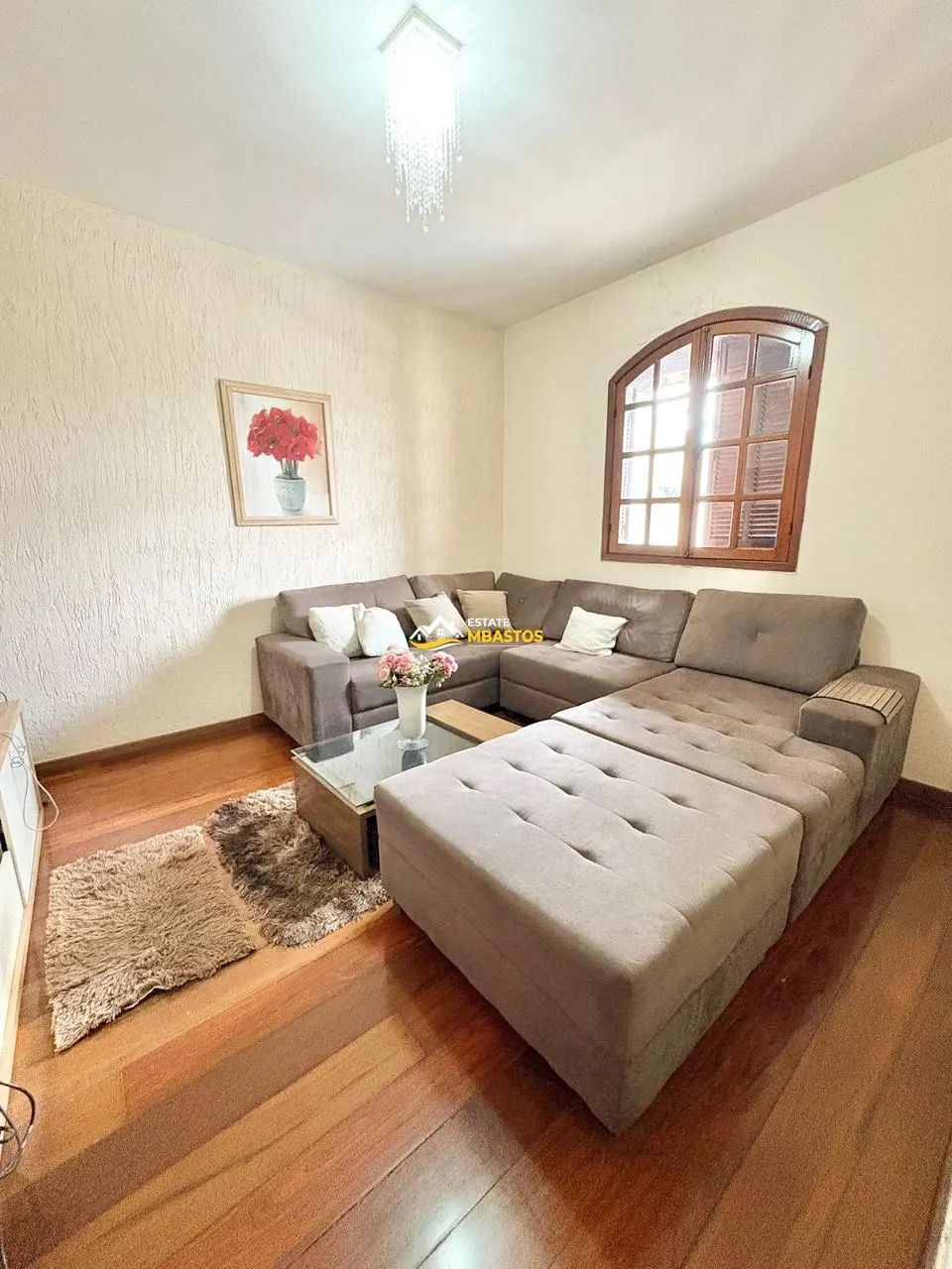 Casa à Venda no Pindorama com 330m², Suíte e Área com Churrasqueira Ref.:22487