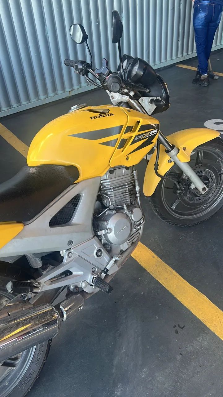 Cbx Twister 2008 - Foto 2