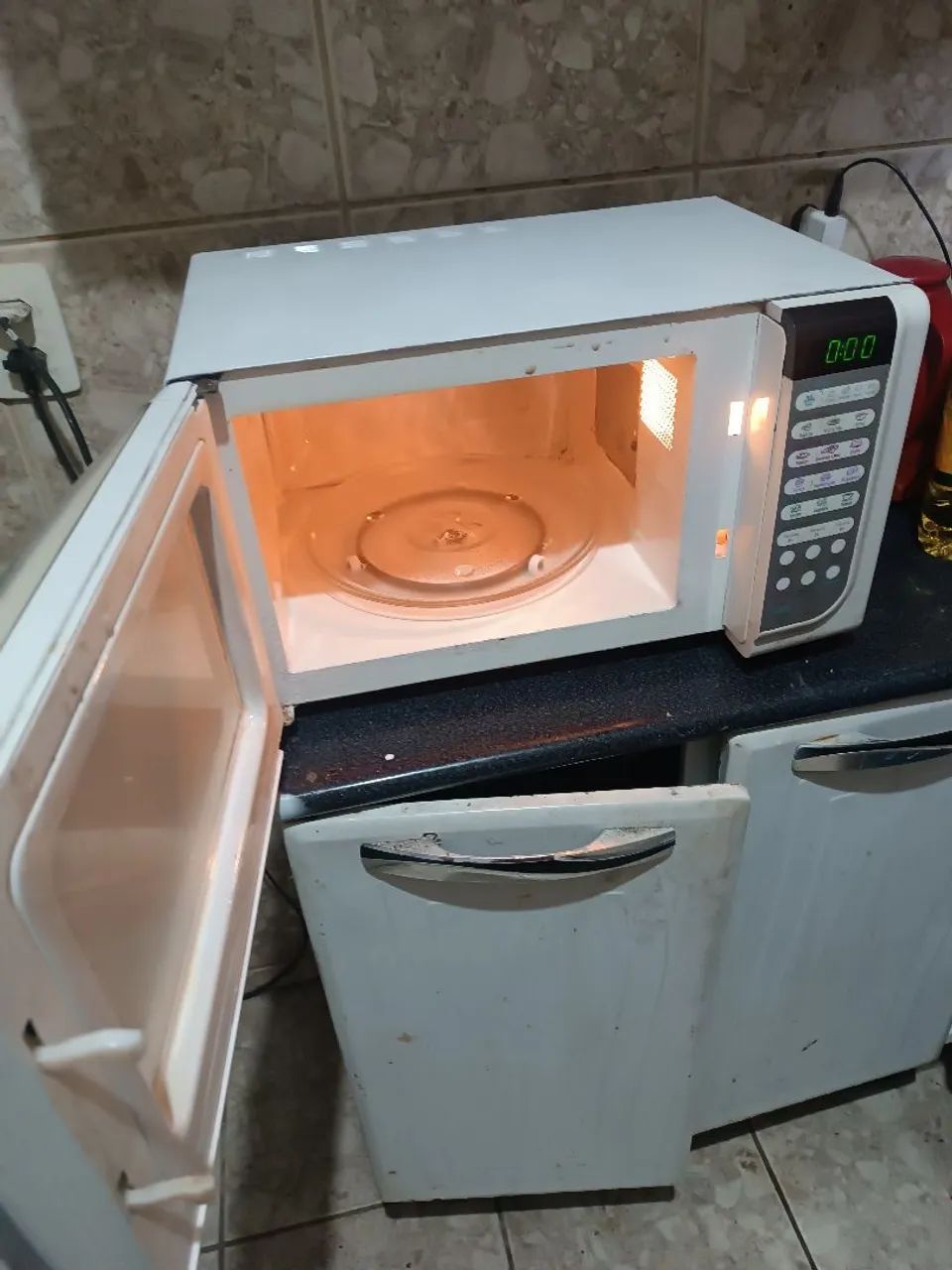 Microondas Electroluxs 30 litros ótimo estado funciona perfeitamente  - Foto 2