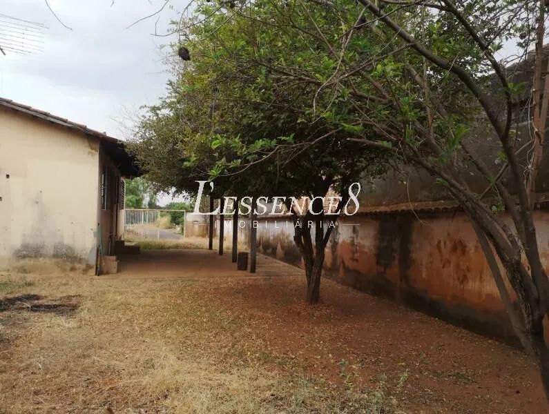 Casa 330m² com 2 Quartos | Parque Santa Rita | Quintal amplo! - Foto 2