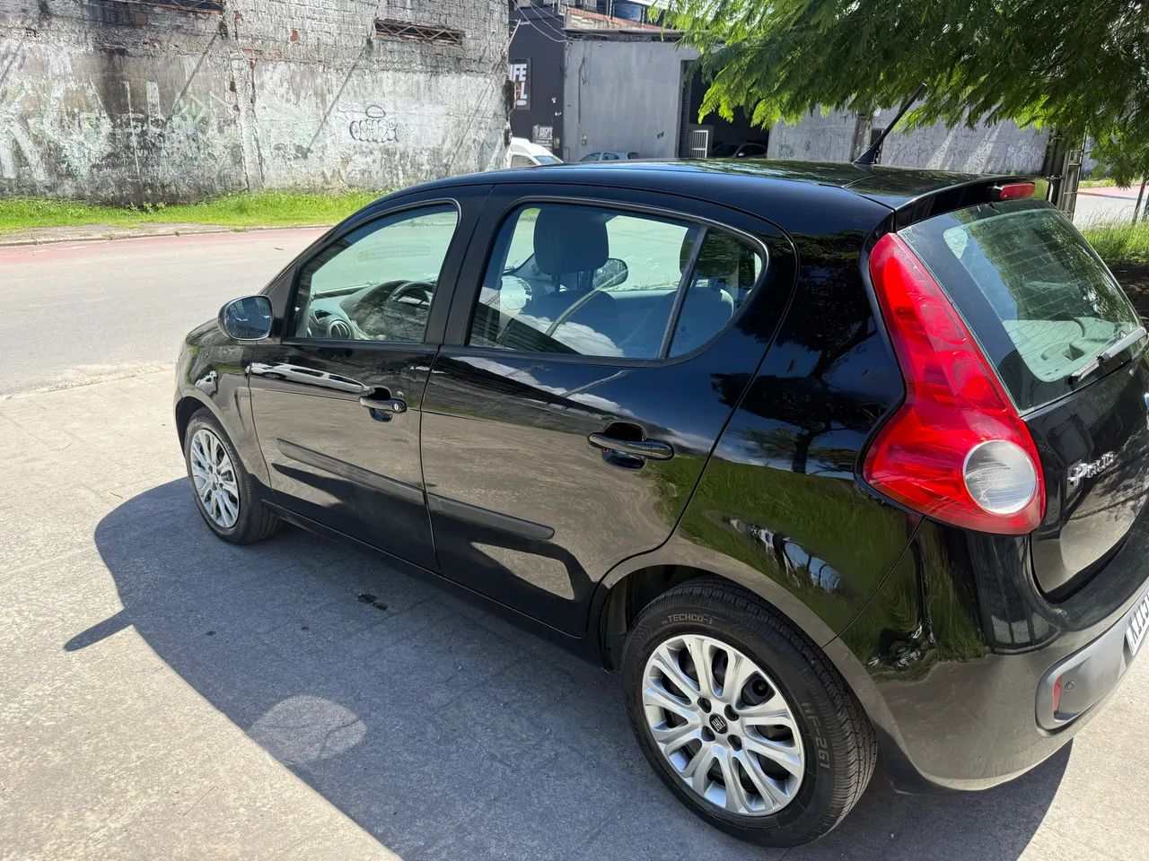 Fiat Palio Essence 1.6 Flex 16V 5P 2013 - Foto 4