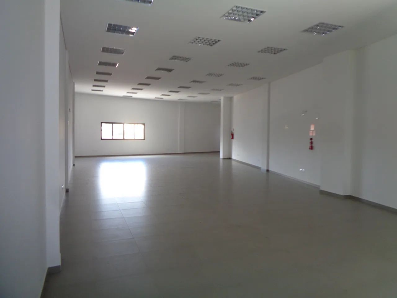 LOJA JÁ COM DIVISÕES E UMA ÓTIMA LOCALIZAÇÃO. - Foto 5