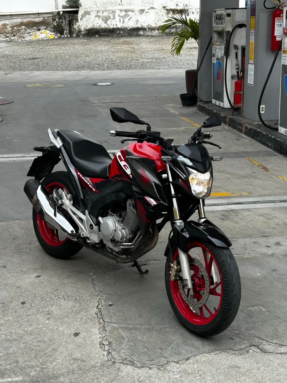 Twister cb250