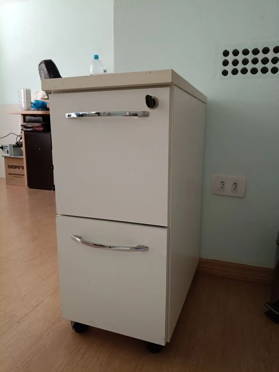 Gaveteiro com rodinhas e chave  - Foto 3