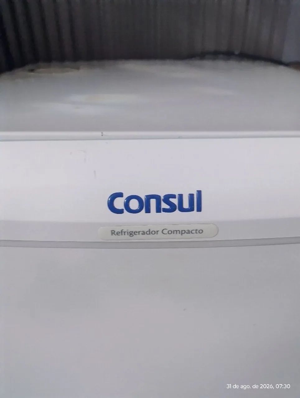 Refrigerador compacto Consul 120 frigobar multiuso 