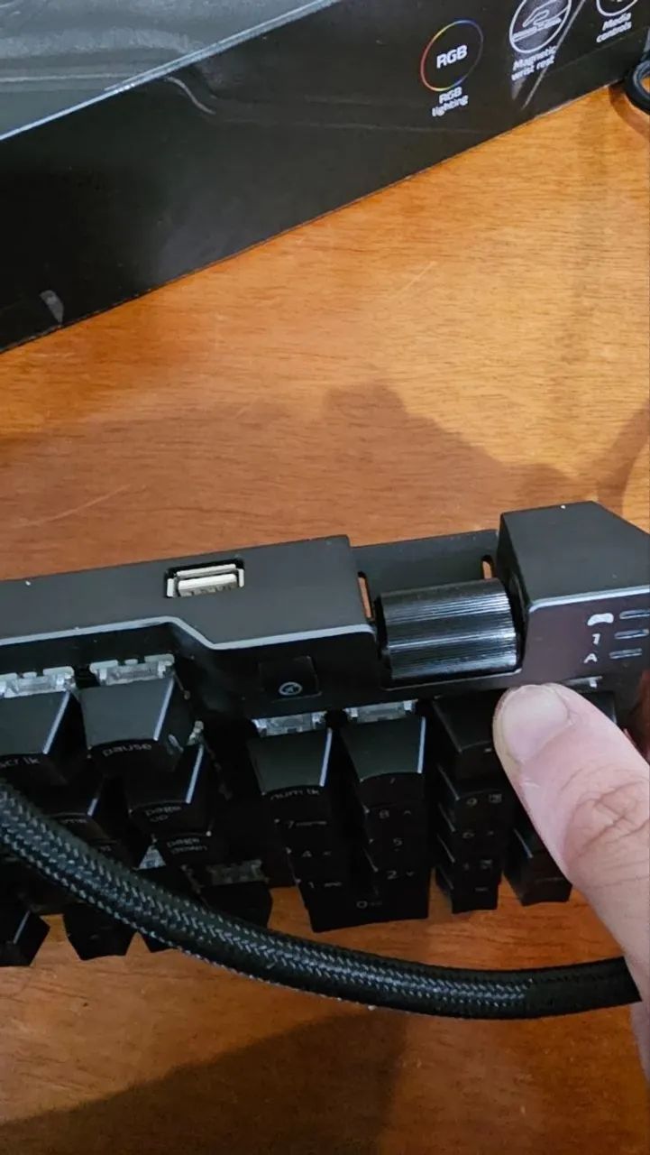 Teclado Mecânico Switch Cherry MX XPG Summoner RGB - Foto 4