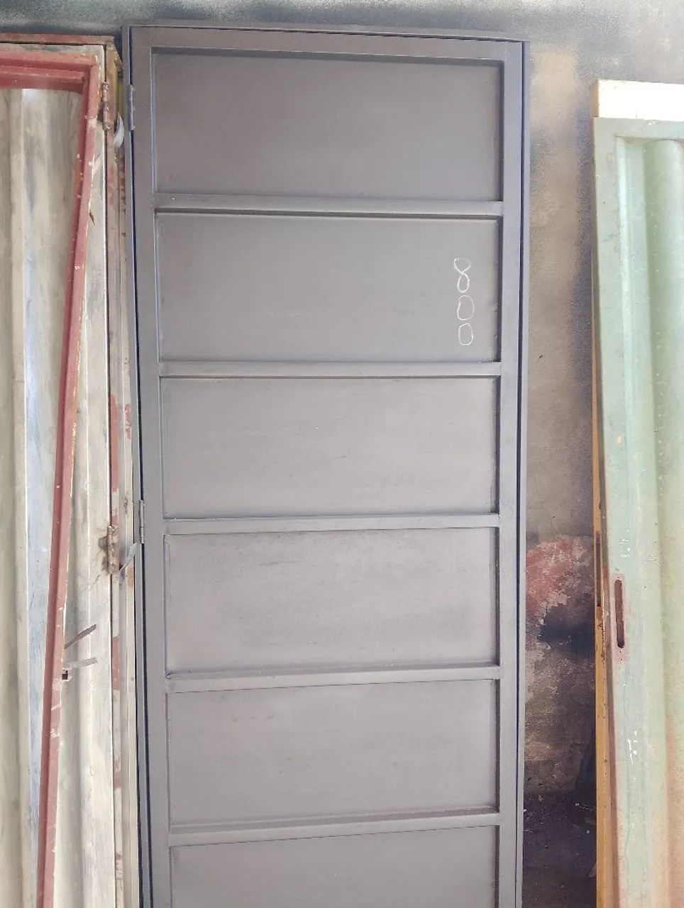 Porta de chapa lambril U bandeja 
