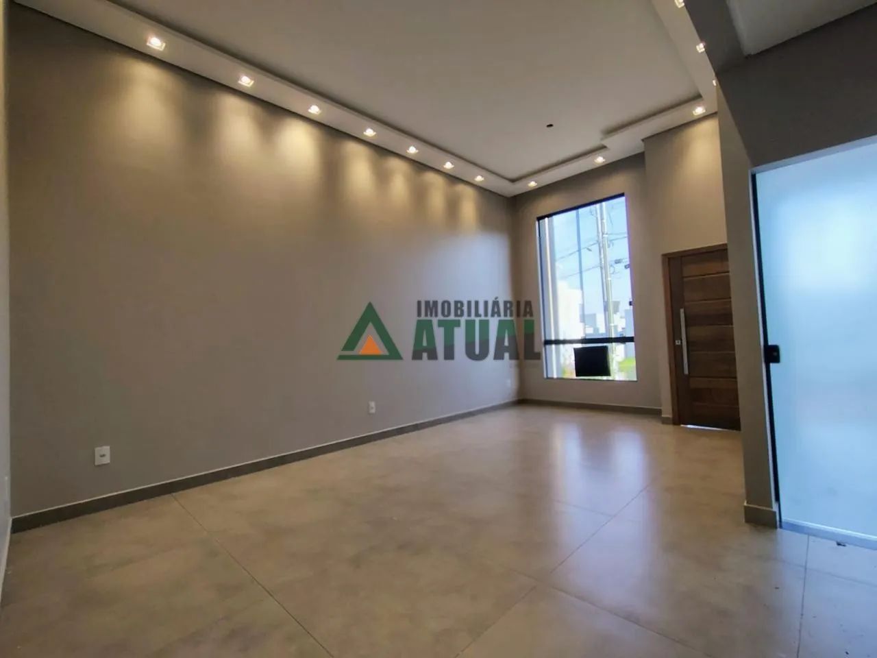 CASA COM 3 DORMITÓRIOS SENDO UMA SUÍTE MASTER NA REGIÃO NORTE - Foto 4