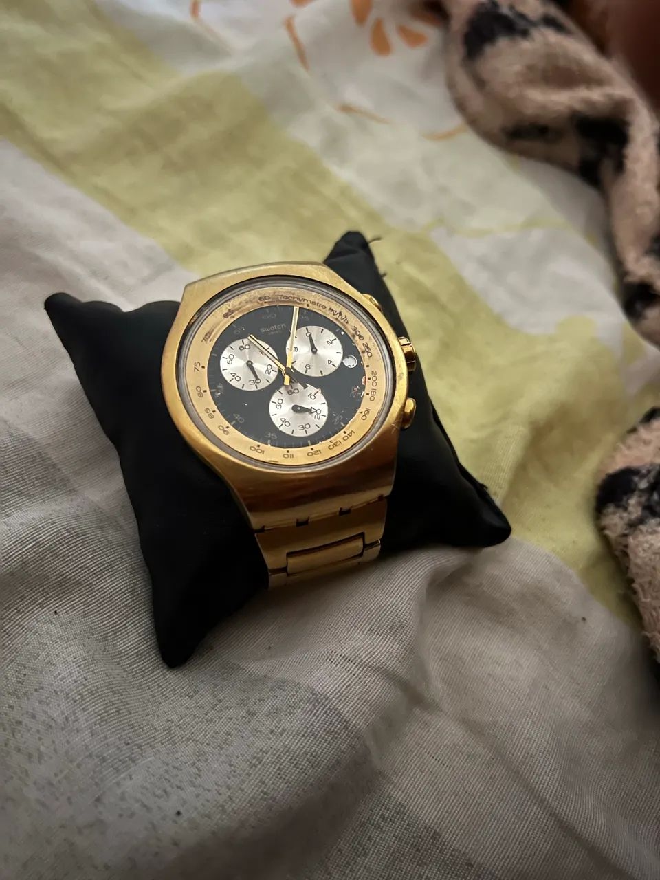 Swatch cara preta