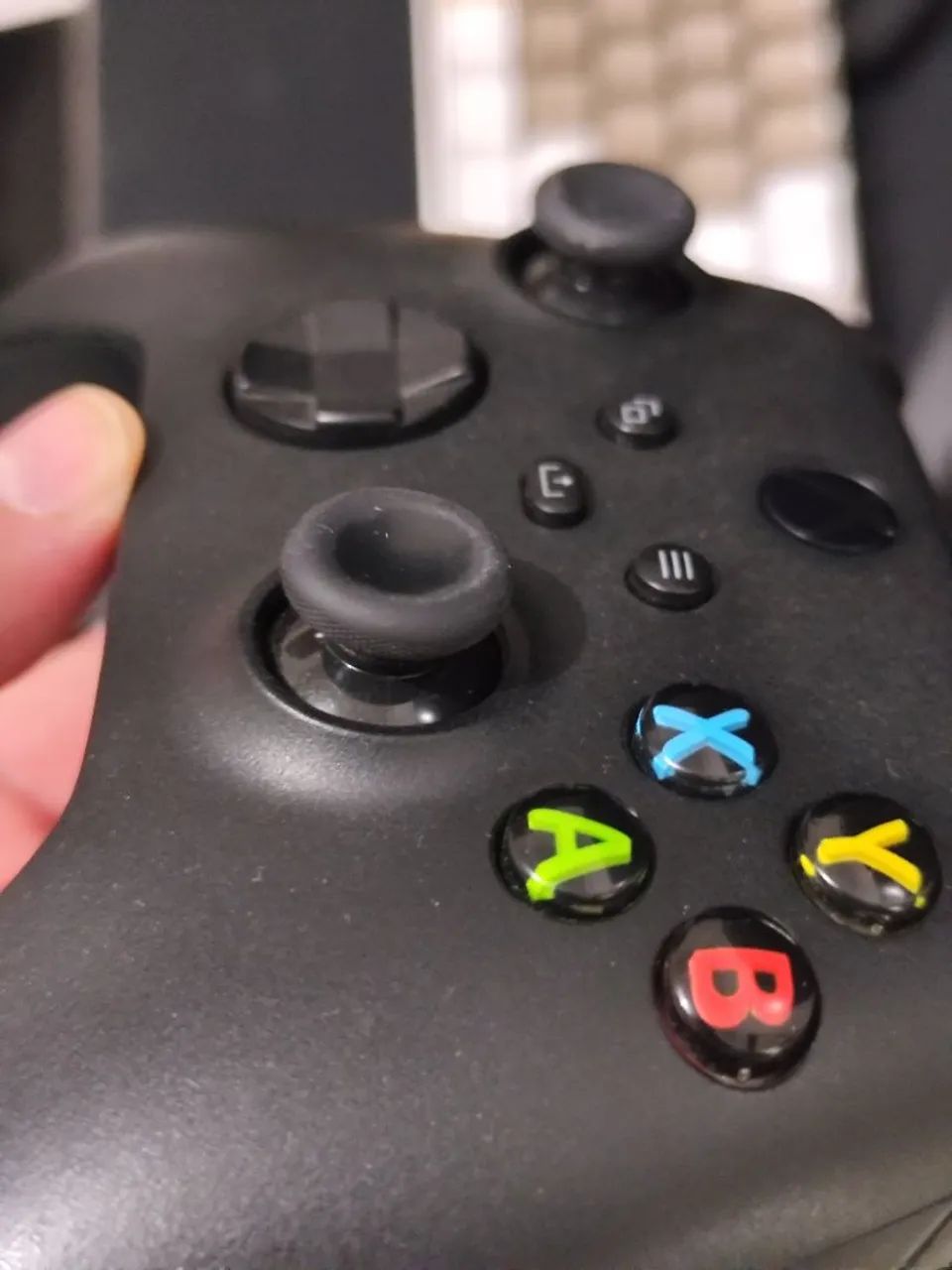 Controle Xbox one, e vai com um bônus! 