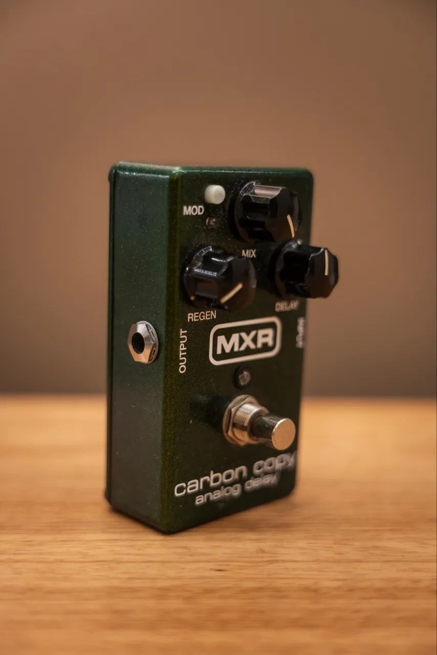 Pedal de Delay analógico MXR Carbon Copy - Foto 3