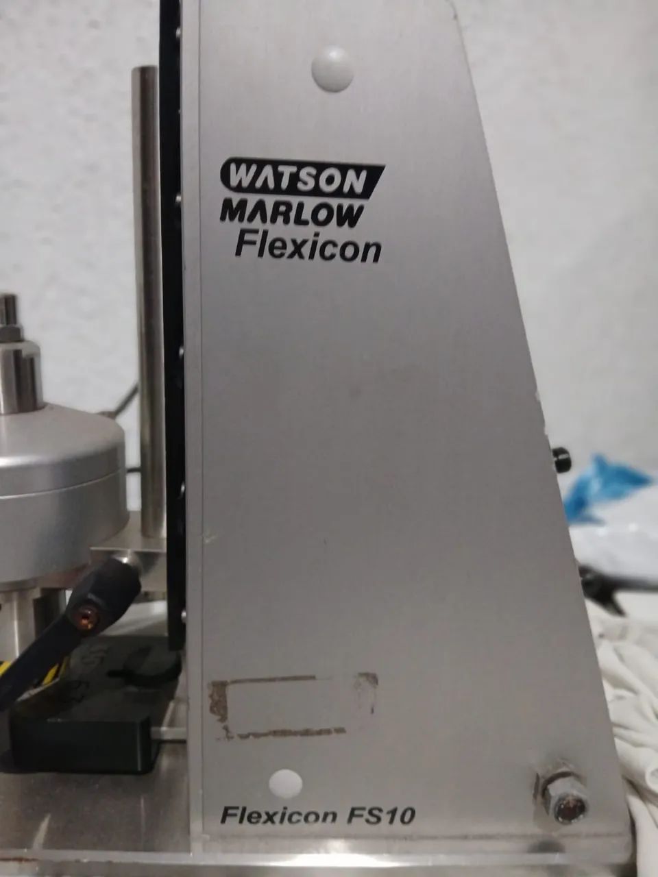 Máquina de tampagem ou fechamento crimpagem Flexicon FS10 - Foto 2