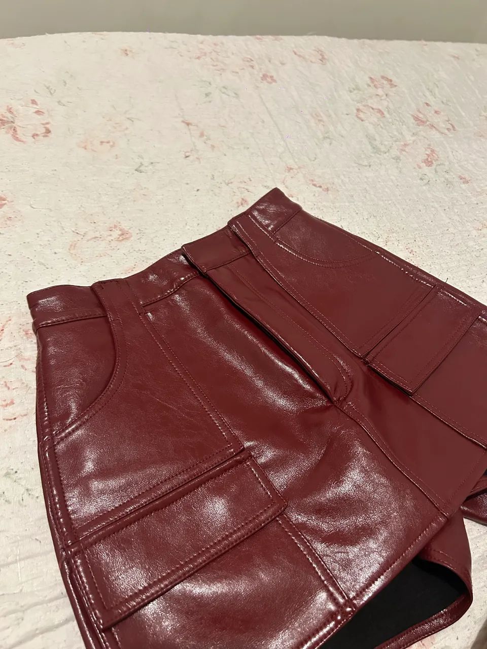 Short saia vermelho couro fake  - Foto 2