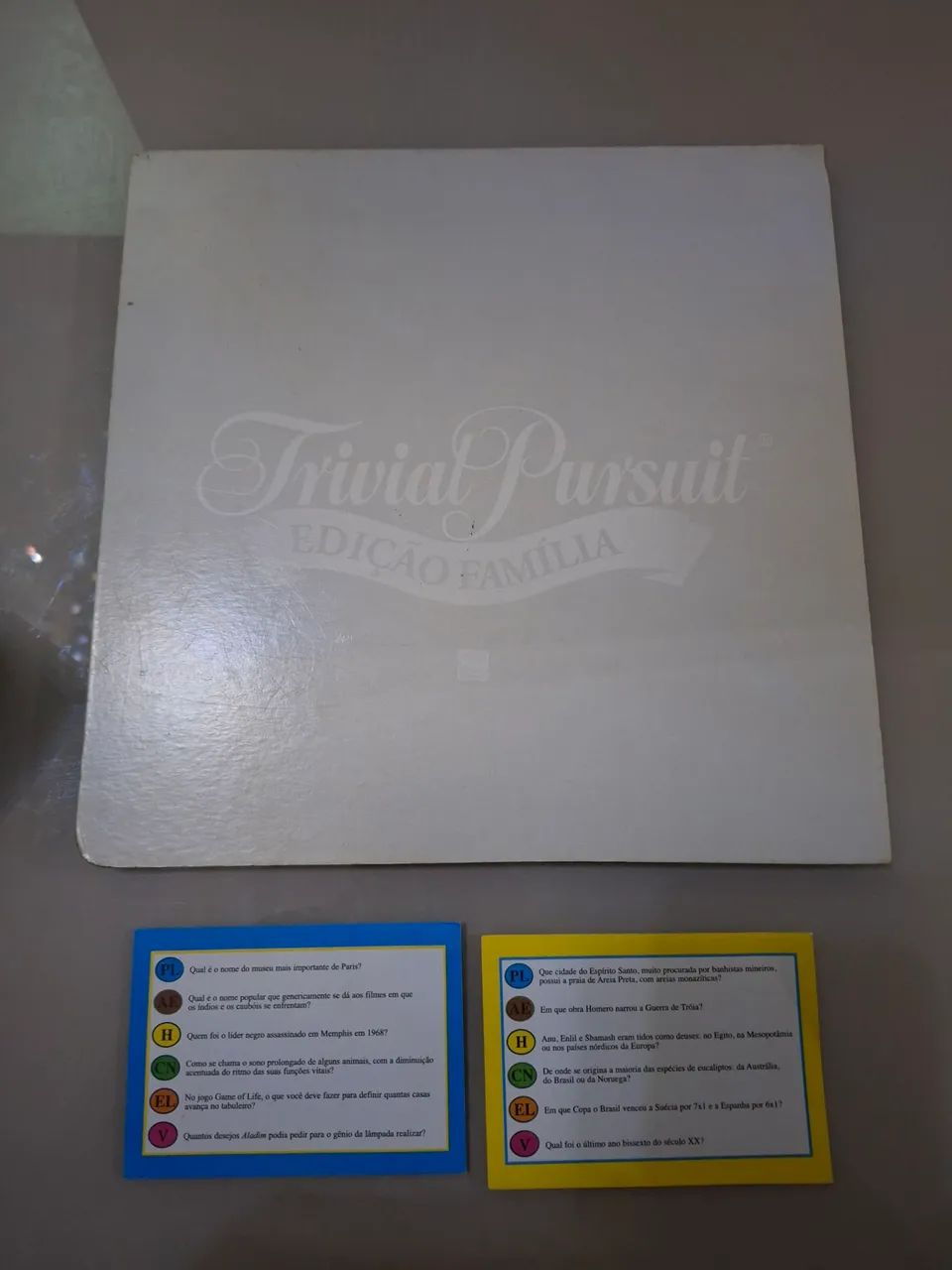 Jogo "trivial  pursuit" da hasbro - Foto 2