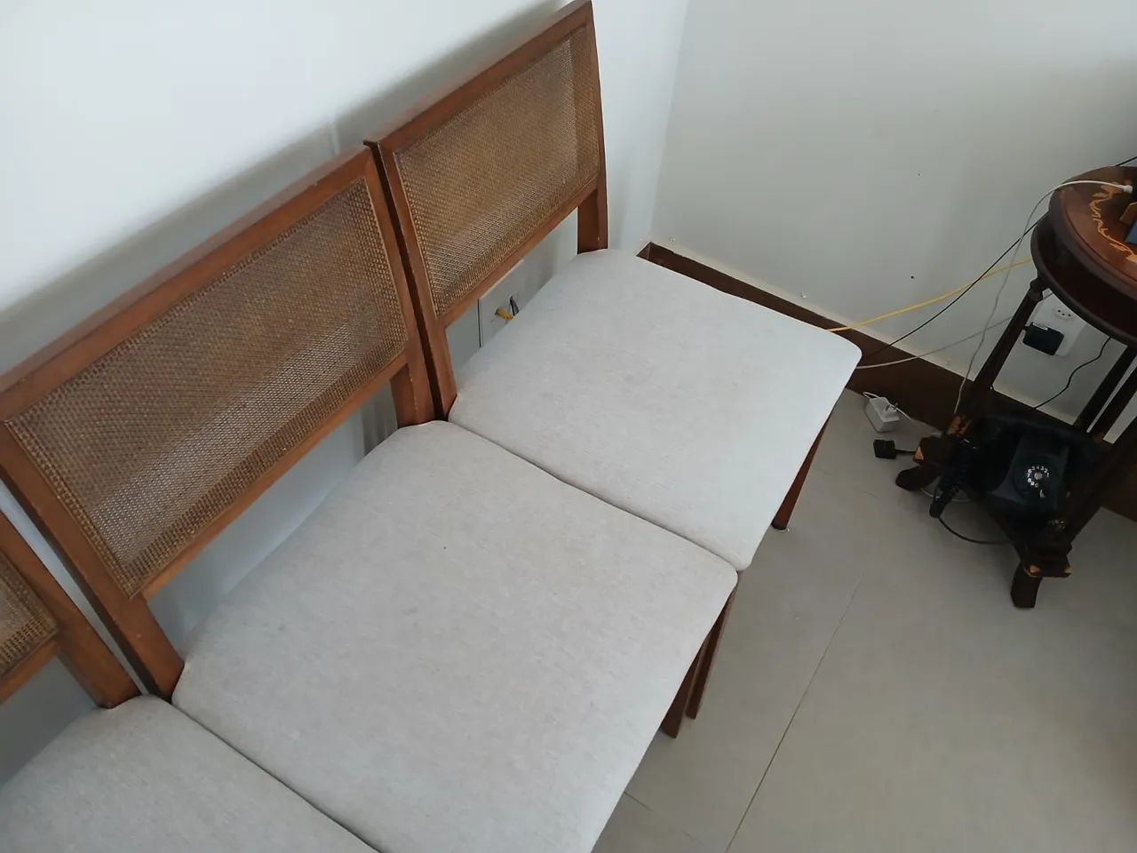 Mesa com 6 cadeiras Tampo cristal. Aceito oferta!!! - Foto 2