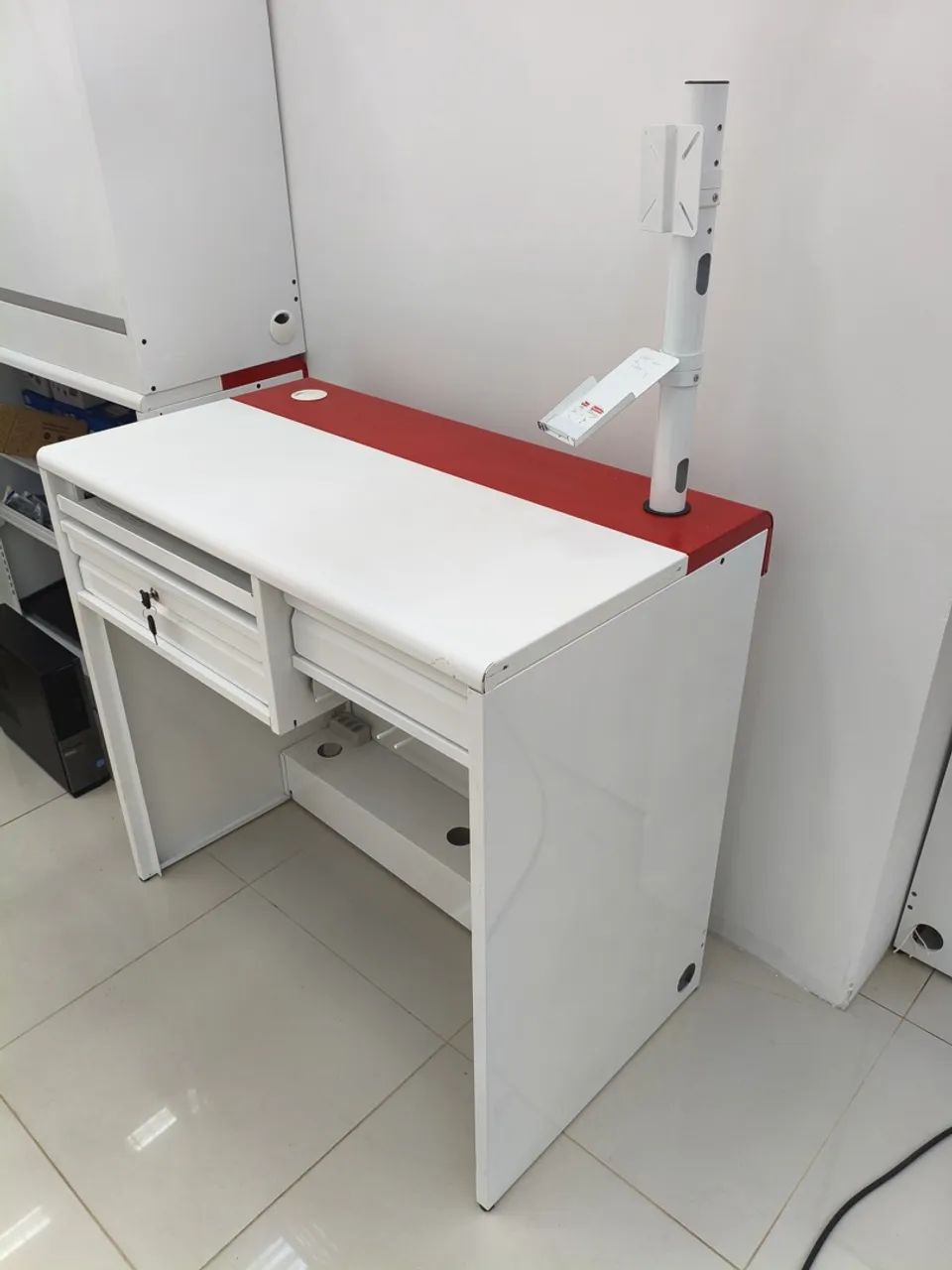VENDE-SE BALCÃO DE ATENDIMENTO / CHECKOUT