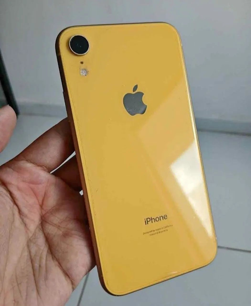 iPhone XR yello