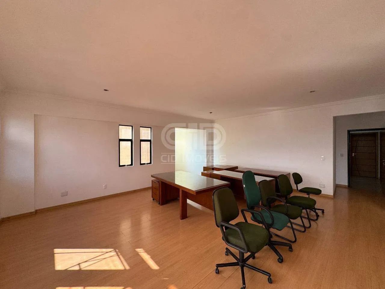 Sala Comercial com 79m² no Ed. Centro Empresarial de Várzea Grande - Foto 3