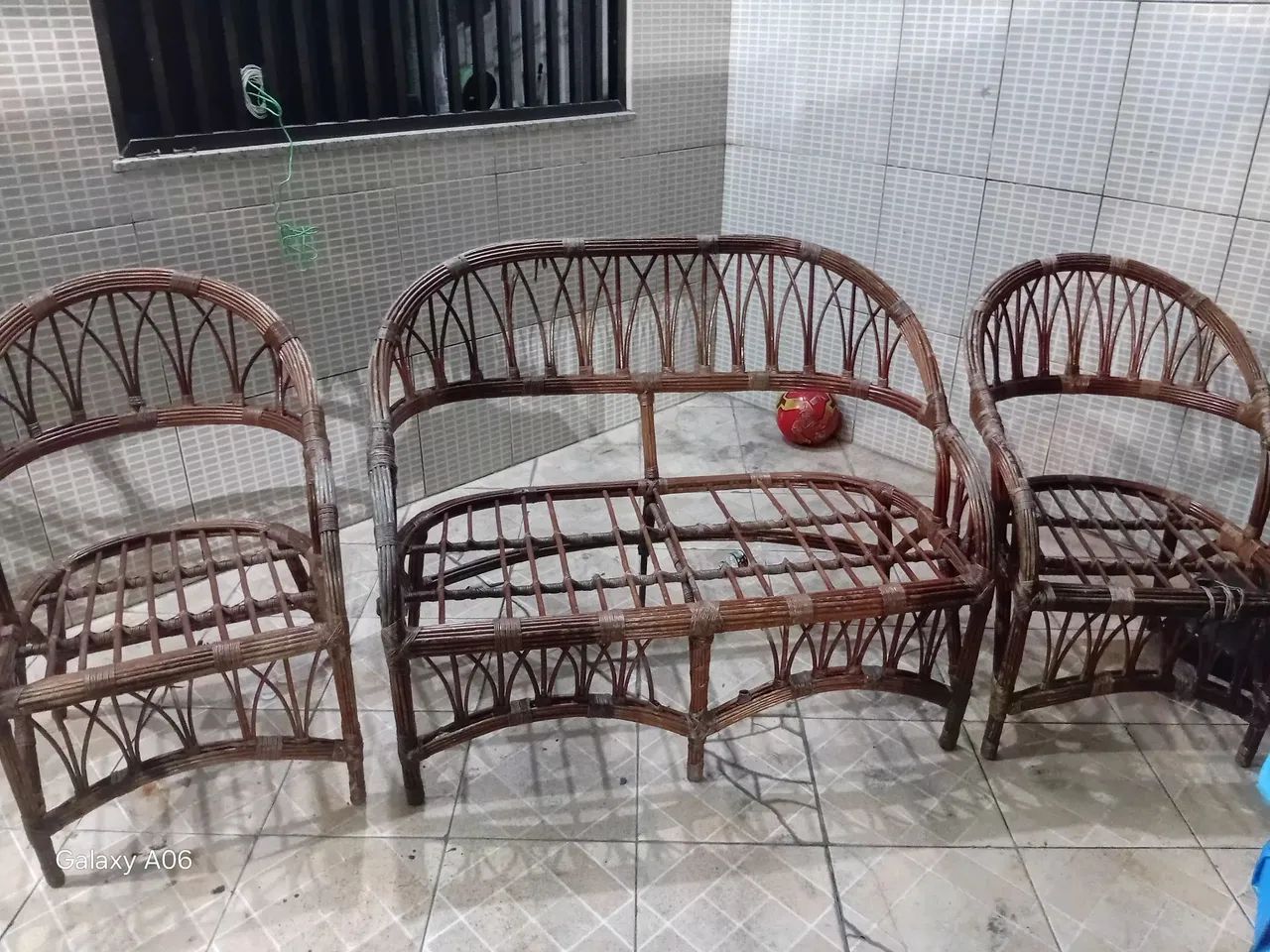 Sofá de vime com duas cadeiras  - Foto 2