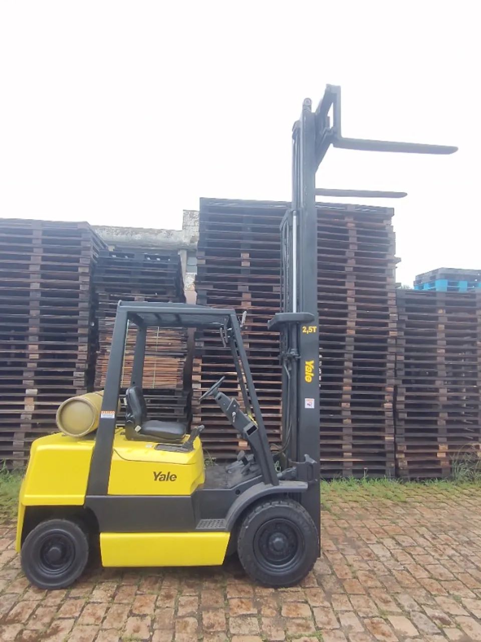 Empilhadeira Yale 2,5T * Automática com deslocador * 2001 - Foto 6