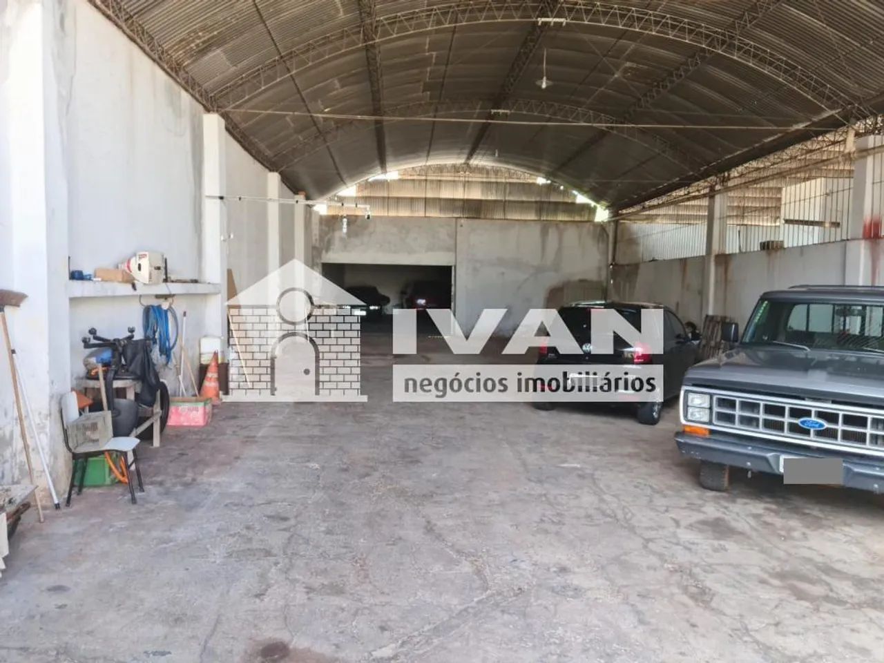 Barracão comercial à venda no Bairro Martins - Foto 3